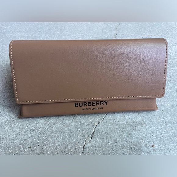 Burberry Daphne Pink Gradient Sunglasses - Picture 5 of 7